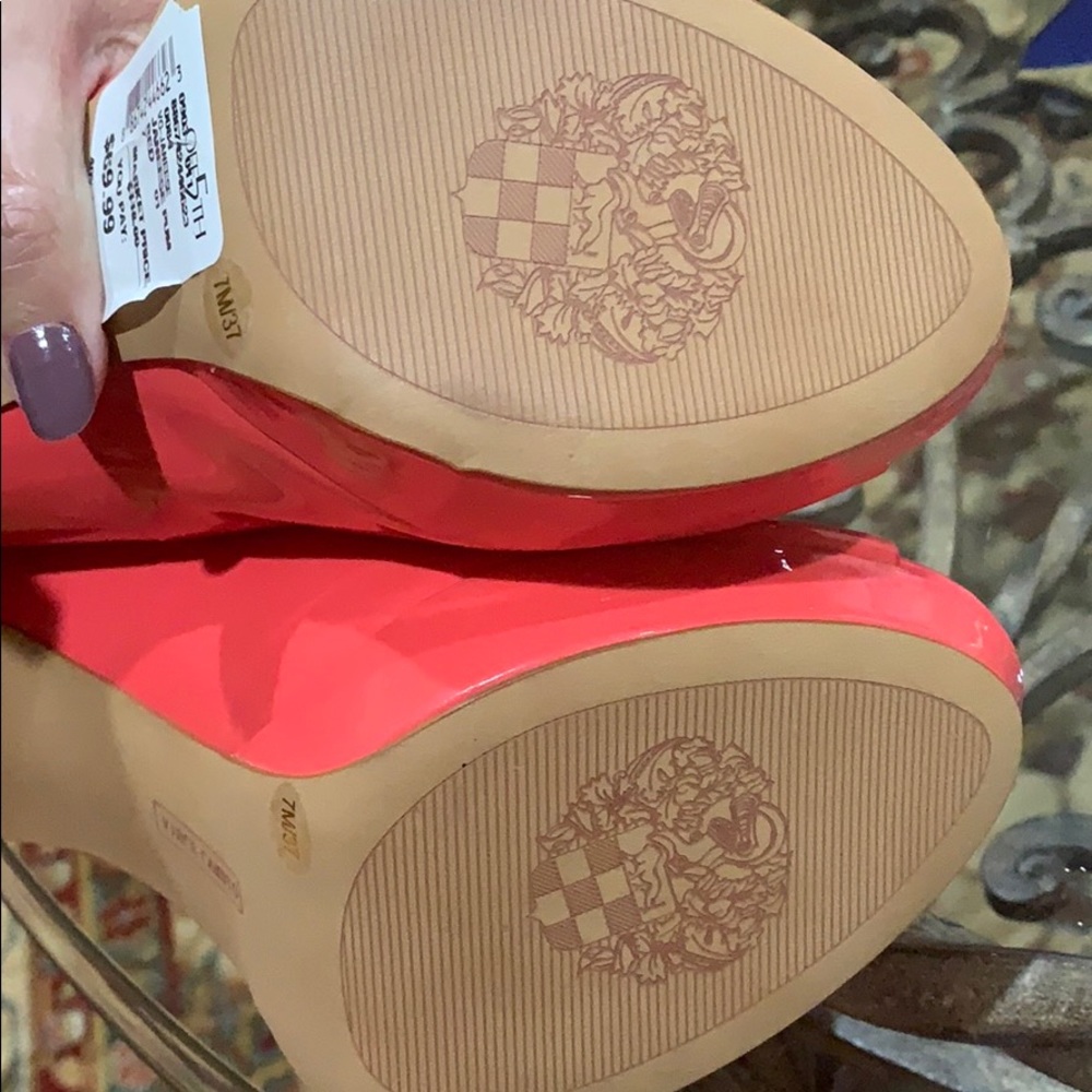 Vince Camuto pumps - Picture 5 of 7